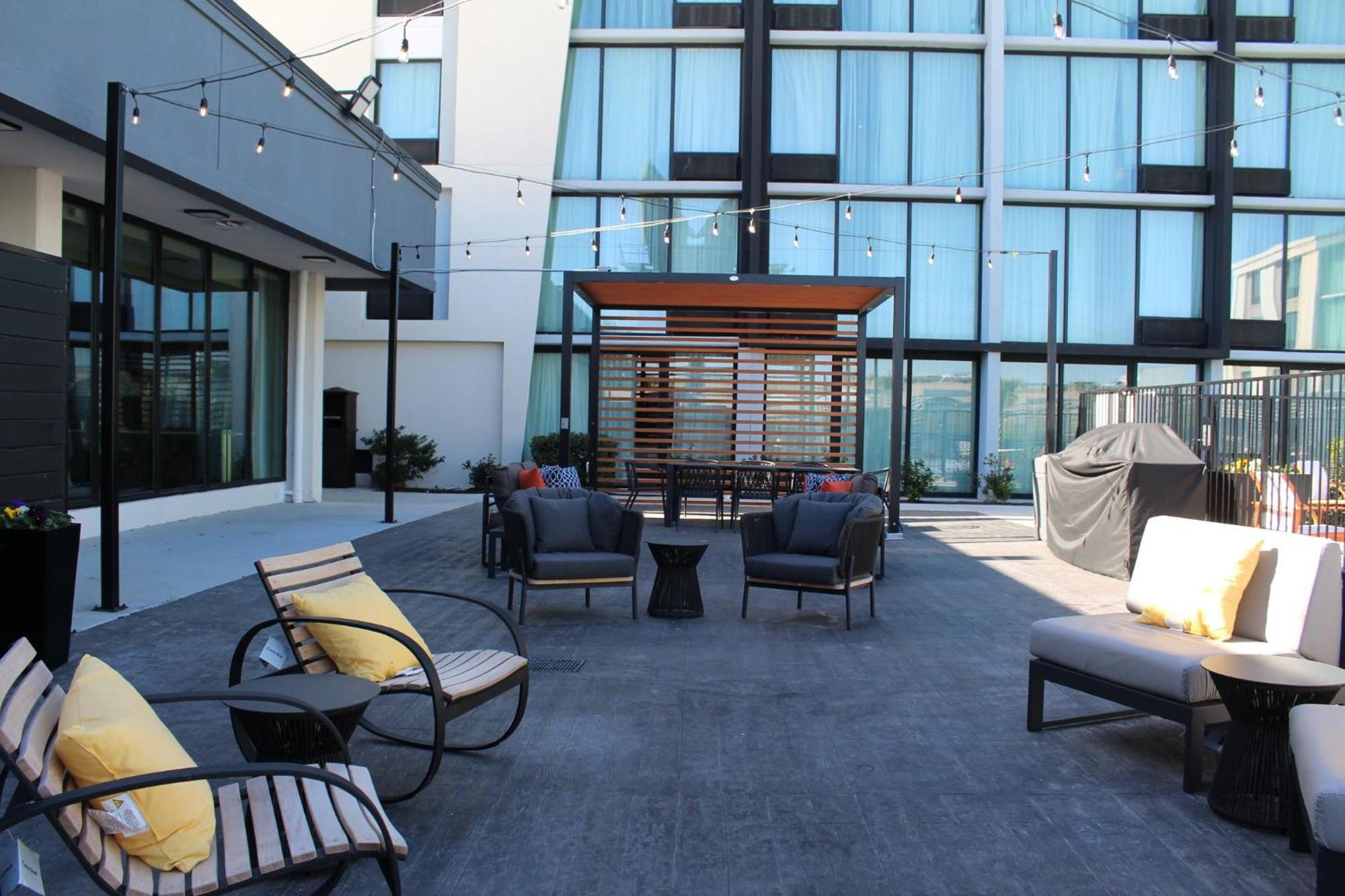 Staybridge Suites Dallas Market Ctr Love Field, An Ihg Hotel Esterno foto